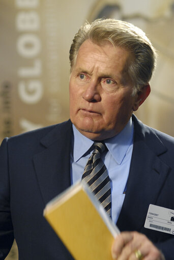 Снимка 7: Press conference of Martin SHEEN ahead of the Energy Globe Award ceremony in Brussels