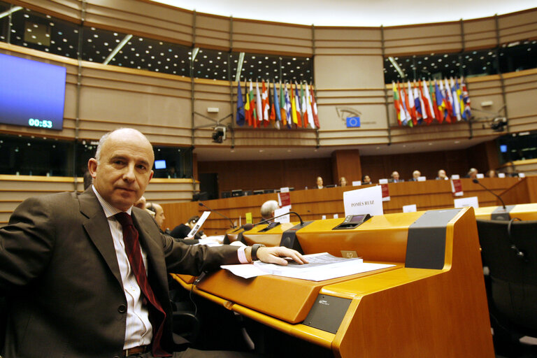 Nuotrauka 2: Portrait of MEP Jose Javier POMES RUIZ during a plenary session in Brussels