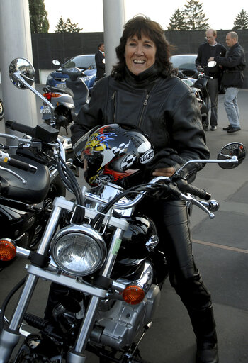 Photo 9 : MEPs on motorbikes at the EP in Strasbourg.