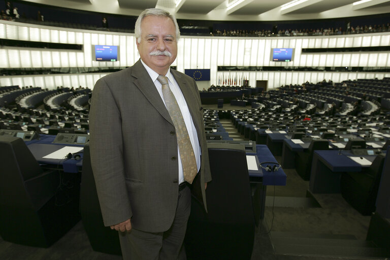 Photo 6 : Ioannis GKLAVAKIS at the EP in Strasbourg.