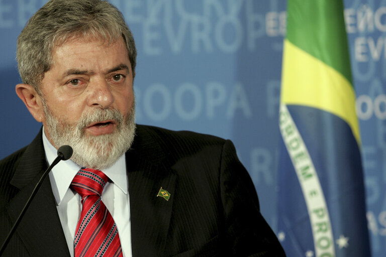 Photo 12: Press conference following the EP President's meeting with the President of Brazil.