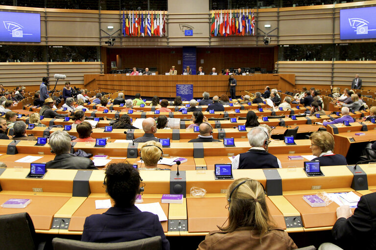 Снимка 10: Festival of Europe  Open day 2012 in Brussels  The European Parliament and active ageing. Public debate with members of the European Parliament.