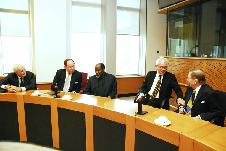 Zdjęcie 11: EP President meets with the former President of Mozambique, and with the former President of the Czech Republic