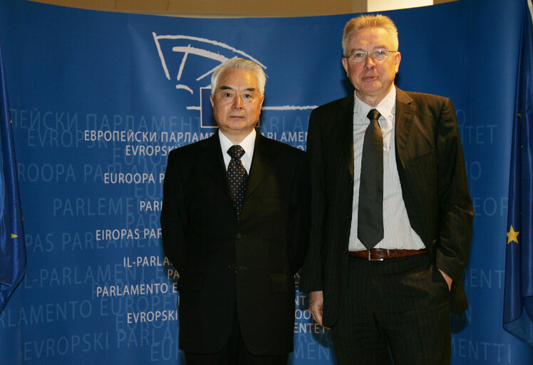 Fotografie 22: EU-China Interparliamentary Meeting - Representatives from the National People's Congress meet MEPs in Brussels. The meeting, co-chaired by EP Delegation Chair and by the Vice Chairman of the Foreign Affairs Committee of the National People's Congress, tackles political issues such as regional security and human rights, and economic issues such as agricultural policy and the international financial situation