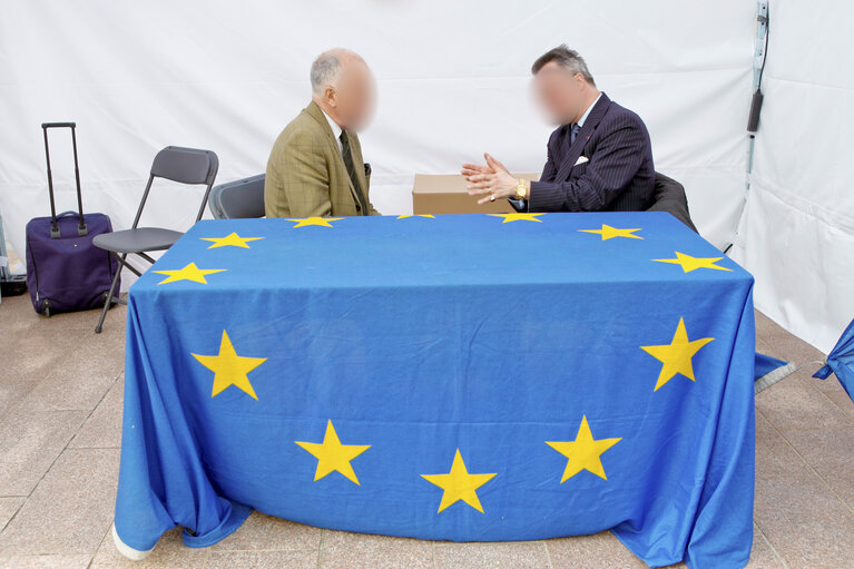 Φωτογραφία 18: Festival of Europe. Open Day 2012 in Brussels - Stands at Solidarnosc Esplanade