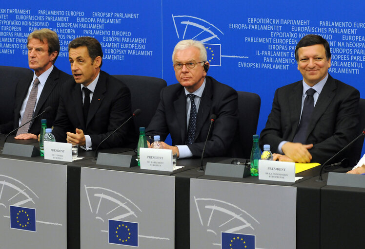 Fotografie 24: Press conference following the visit of the President of France to the EP.