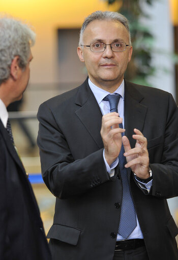 Billede 9: MEP Mario MAURO attend an interview with the RAI television in Strasbourg