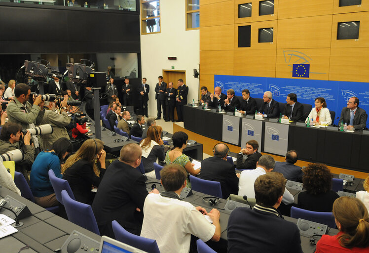 Fotografie 26: Press conference following the visit of the President of France to the EP.