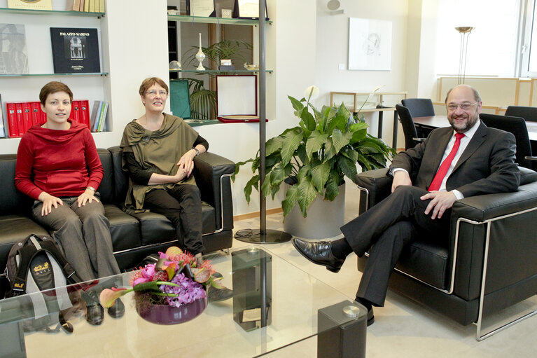 Foto 2: Martin SCHULZ - EP President meets with MEPs Satu HASSI and Franziska KELLER on Witness protection in Mexico