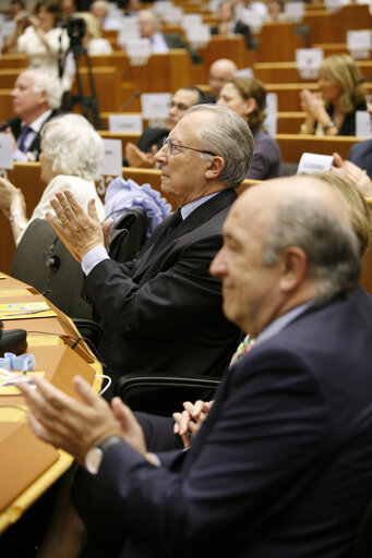 Foto 15: Formal sitting of the European Economic and Social Committee (EESC) for its 50th anniversary in presence of EP President and EC President