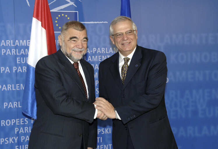 Foto 6: EP President meets with the President of Croatia in Brussels