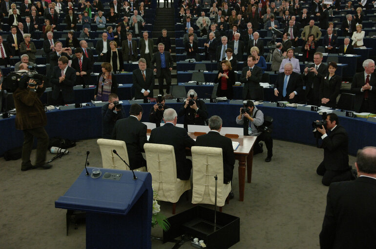 Fotagrafa 22: Plenary session in Strasbourg - Proclamation and signing of the Charter of Fundamental Rights by EP President, President-in-office of the Council and Commission President