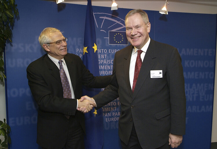 Fotografia 3: EP President meets with the President of the Parliament of Finland.