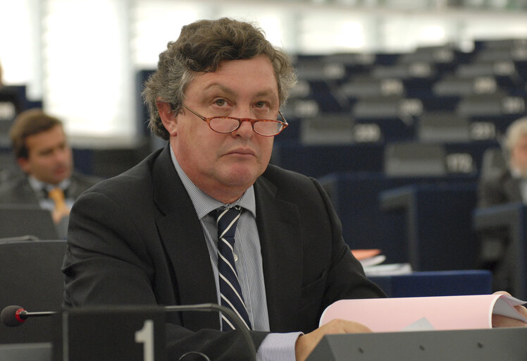 Photo 2: The State Secretary for European Affairs of Portugal in plenary session of the EP in Strasbourg.