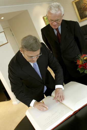 Fotografija 10: EP President meets with Mikhail KASYANOV , chairman of the People's Democratic Union (NOS) and former Russian Prime Minister