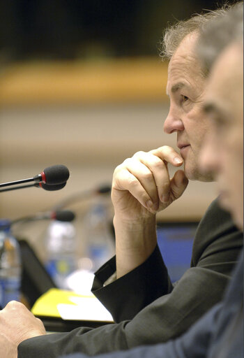 Valokuva 3: Jo LEINEN in a meeting at the EP in Brussels.