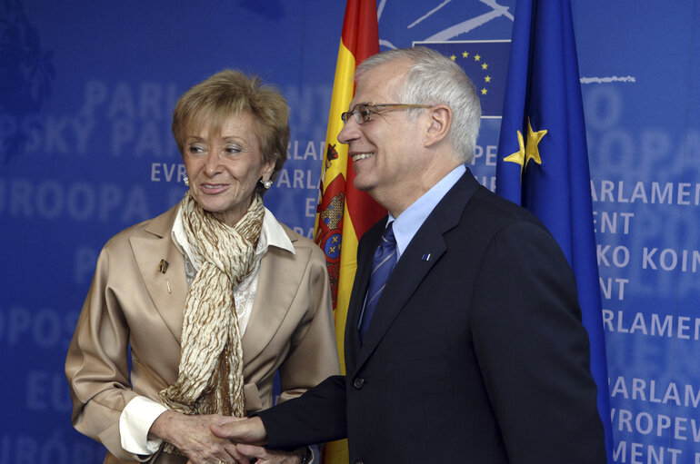 Fotografie 6: EP President meets with Maria Teresa Fernandez de la Vega, first Vice-President of the Spanish Government, in Strasbourg