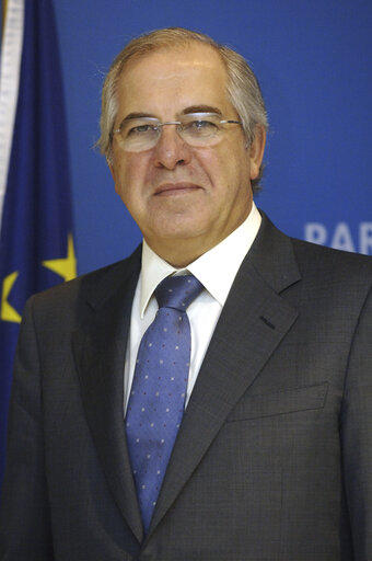 Fotografija 1: Portrait of MEP Jose Albino SILVA PENEDA in Brussels