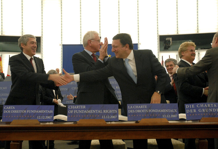 Fotagrafa 3: Plenary session in Strasbourg - Proclamation and signing of the Charter of Fundamental Rights by EP President, President-in-office of the Council and Commission President