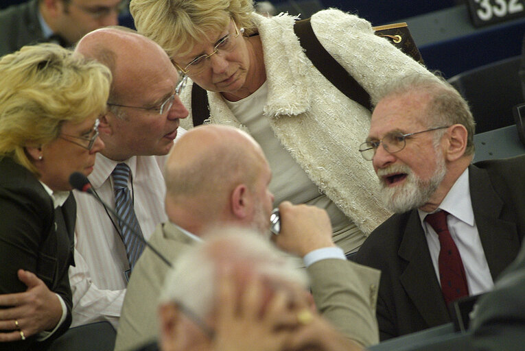 Fotografi 2: Plenary session in Strasbourg - Debate on the mandate of Bronislaw GEREMEK