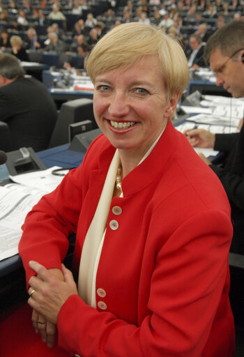 Zdjęcie 3: MEP Maria MARTENS attends a plenary session in Strasbourg