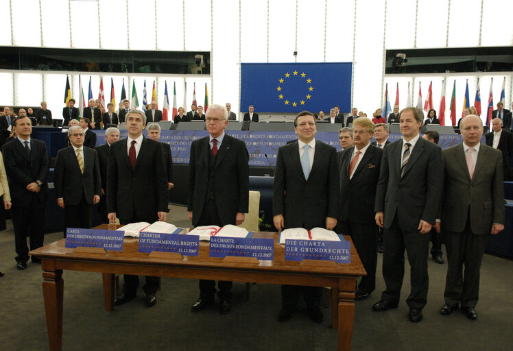 Fotagrafa 12: Plenary session in Strasbourg - Proclamation and signing of the Charter of Fundamental Rights by EP President, President-in-office of the Council and Commission President