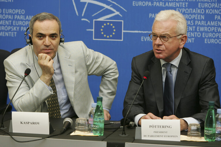 Nuotrauka 6: EP President holds a press conference with the leader of the United Civil Front of the Russian Federation