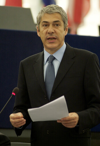 Foto 2: Plenary session in Strasbourg - Results of the informal summit of heads of state and government - Council  statements by Portuguese Prime Minister