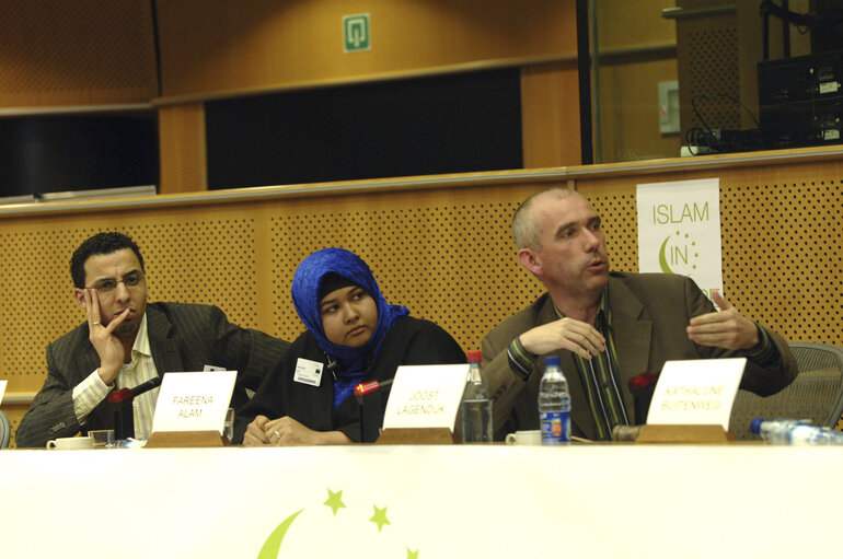 Photo 7: Meeting on Islam in Europe