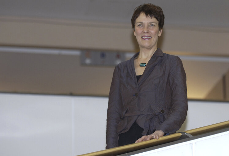 Fotografija 12: Portrait of MEP Satu HASSI in Brussels