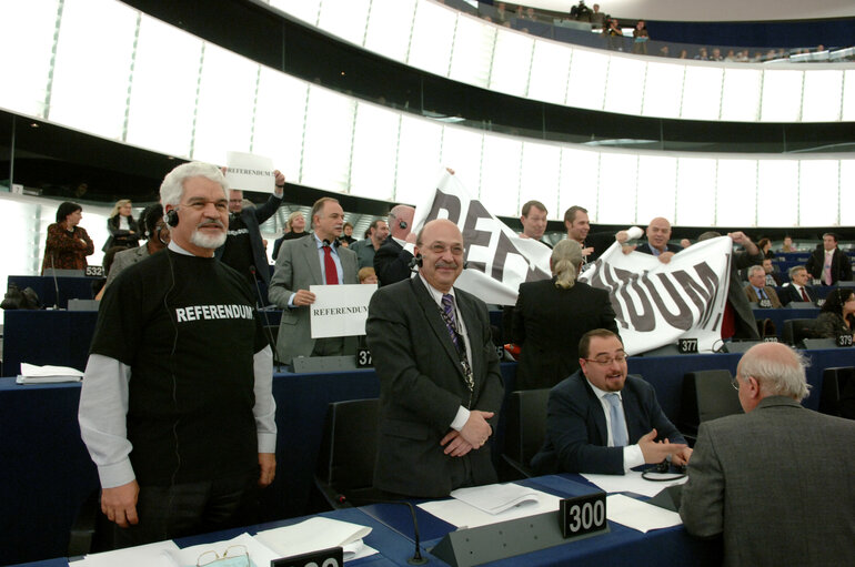 Fotagrafa 36: Plenary session in Strasbourg - Proclamation and signing of the Charter of Fundamental Rights by EP President, President-in-office of the Council and Commission President