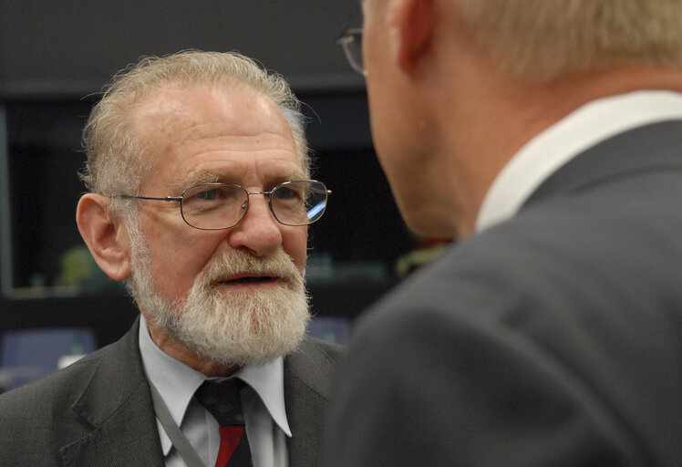 Fotografia 12: AFET - Joint meeting with the Delegation to the EU-Russia Parliamentary Cooperation Committee   - Exchange of views with the leader of the United Civil Front, Russian Federation