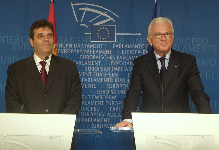 Foto 4: Press conference following  the EP President's meeting with the Prime Minister of Serbia.