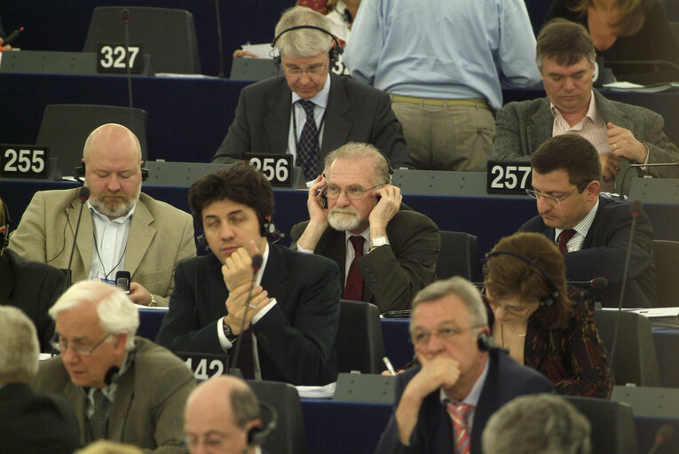 Fotografia 10: Plenary session in Strasbourg - Debate on the mandate of Bronislaw GEREMEK