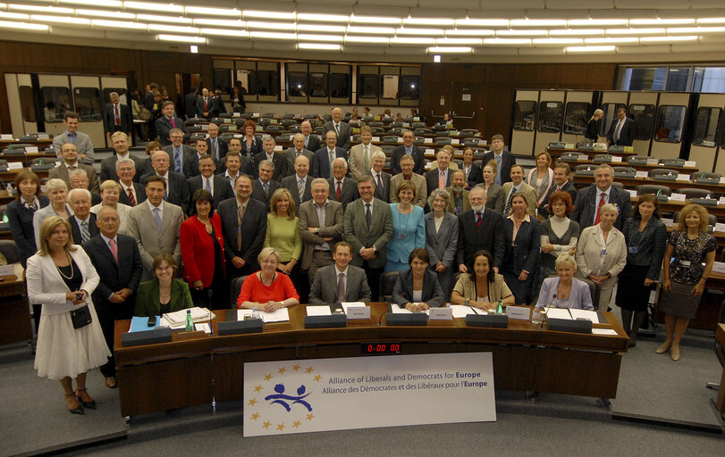 Group picture of an ALDE group meeting in Strasbourg