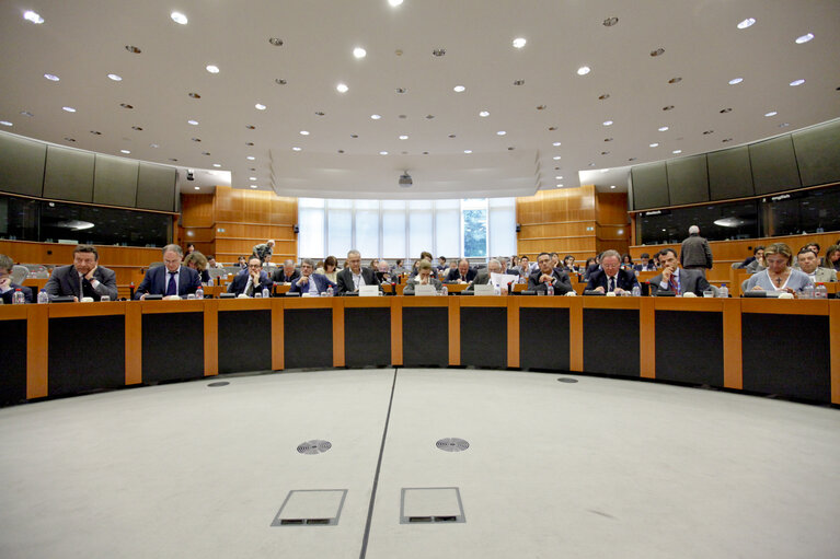 Valokuva 3: Italian Minister meets with MEPs from Italian delegation