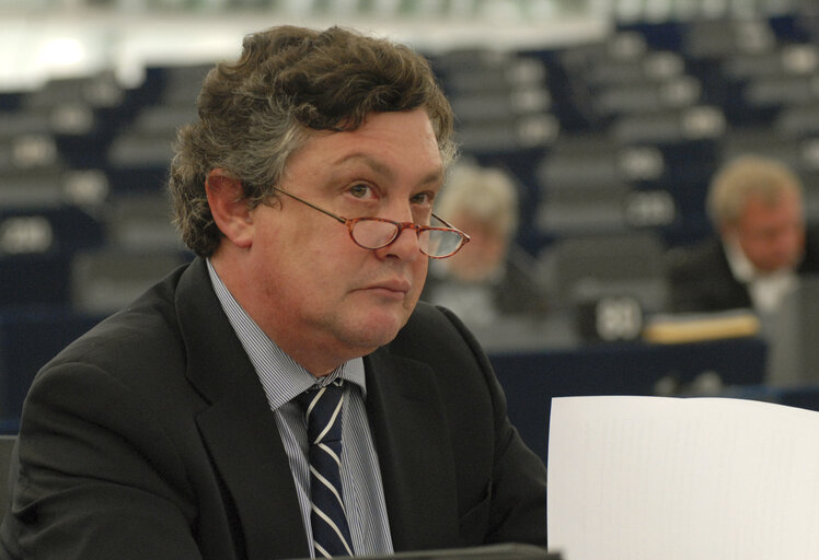 Photo 3: The State Secretary for European Affairs of Portugal in plenary session of the EP in Strasbourg.