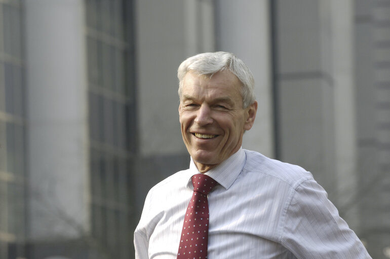 Foto 12: Portrait of MEP Justas Vincas PALECKIS in Brussels