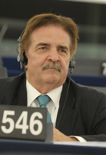 Foto 5: Joel HASSE FERREIRA in plenary session in Strasbourg.