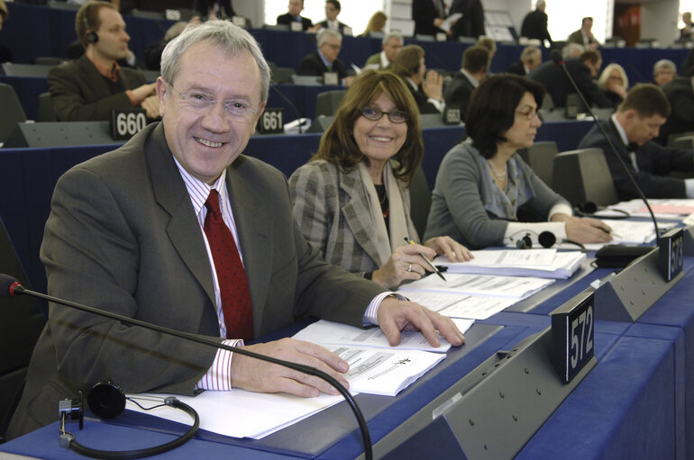 Foto 1: MEP Thierry CORNILLET attends a plenary session in Strasbourg