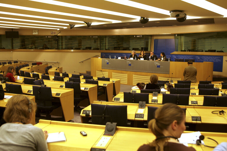 Photo 1: Press conference in Brussels following the visit of centres for detention of illegal immigrants in Belgium