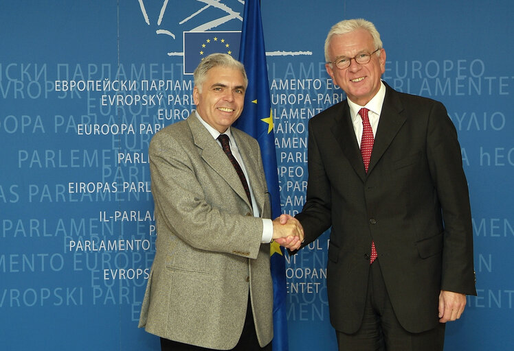 Foto 2: EP President meets with Adrian SEVERIN.