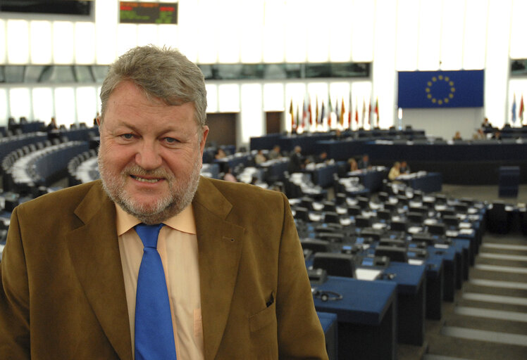 Fotogrāfija 5: MEP Robert GOEBBELS in Strasbourg