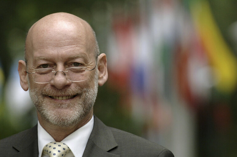 Portrait of MEP Horst POSDORF in Brussels