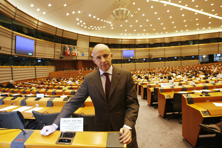 Fotagrafa 4: Portrait of MEP Jose Javier POMES RUIZ during a plenary session in Brussels