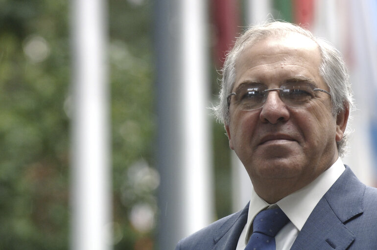 Fotografija 7: Portrait of MEP Jose Albino SILVA PENEDA in Brussels