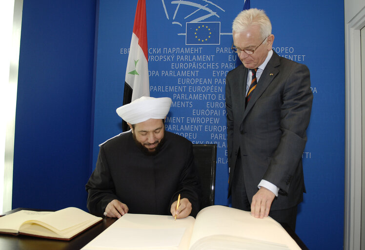 Fotografi 8: EP President meets with the Grand Mufti of Syria.