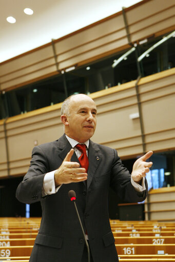 Fotografija 5: MEP Jose Javier POMES RUIZ speaks during a plenary session in Brussels