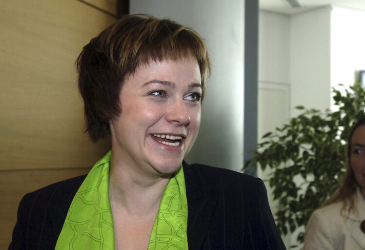 Photo 4: EP President meets with Finnish Minister of Commerce and Development, sign legislative texts in Strasbourg