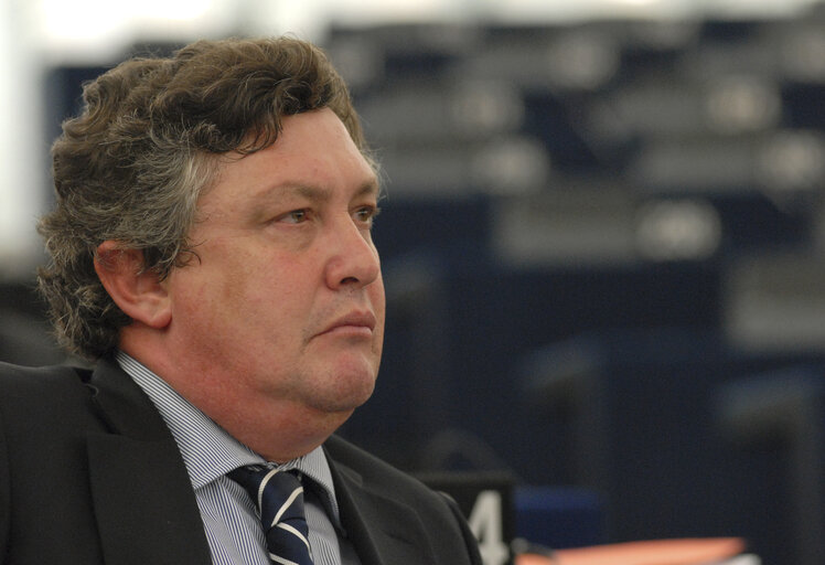 Photo 1: The State Secretary for European Affairs of Portugal in plenary session of the EP in Strasbourg.